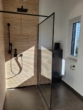 2. Badezimmer mit Tageslicht - Traumhaus mit moderner Ausstattung und Carport nahe Bürgerbusch