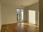 Schlafzimmer - großzügige 3-Zimmer-Wohnung im Herzen von Schlebusch mit sonnigem Balkon und TG-Stellplatz